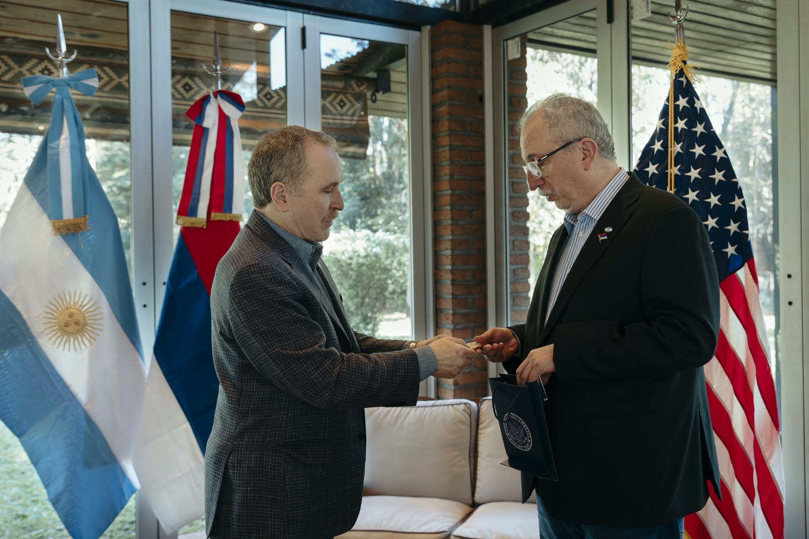 Passalacqua recibió al embajador de Estados Unidos y avanzaron en una agenda de seguridad y cooperación 2